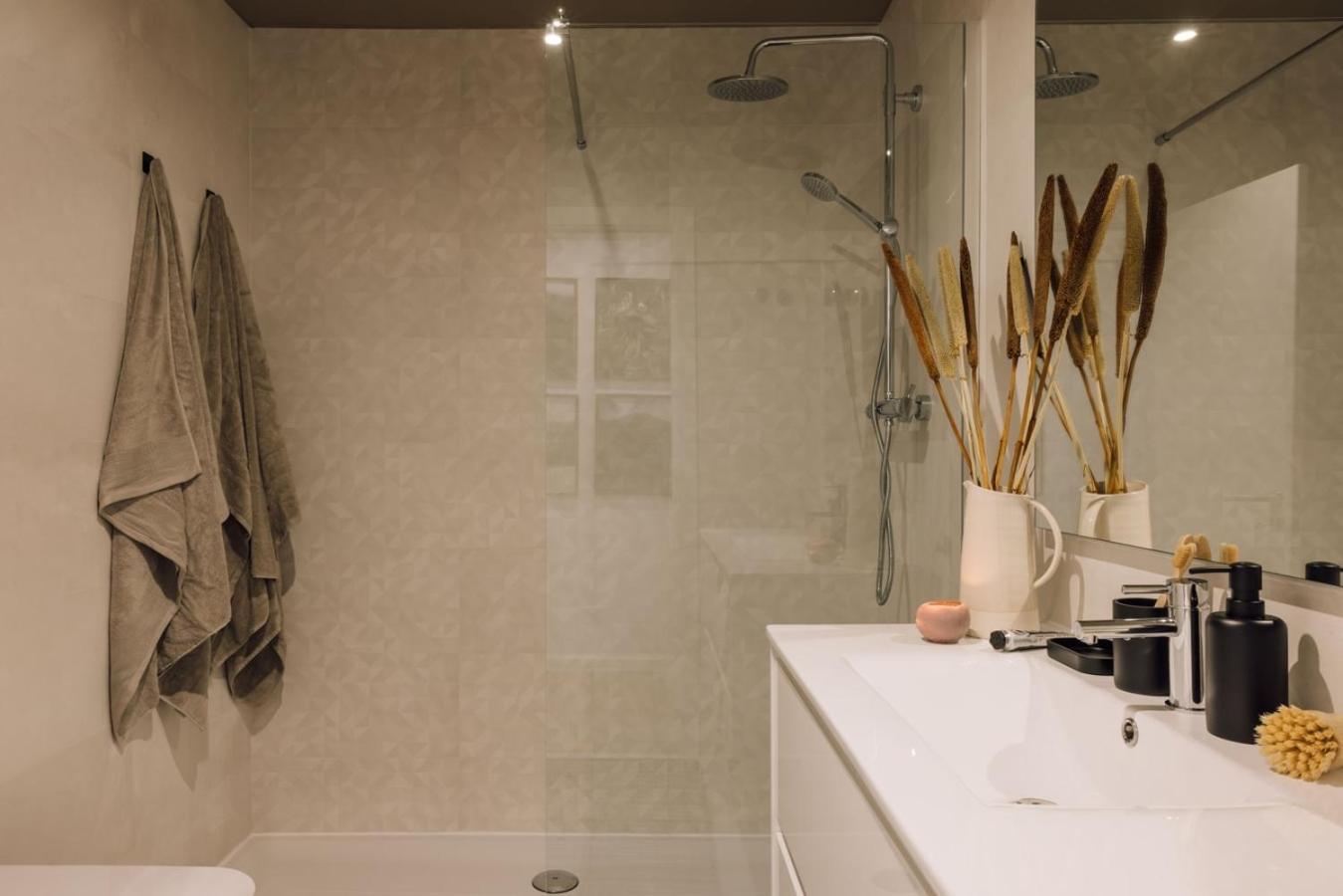 Apartment Medan - 1 Bedroom And Parking In Santo Antonio Lisbon